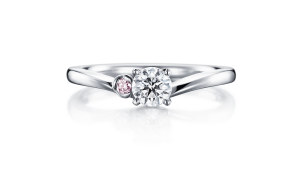 てんびん座の婚約指輪　『キファ』　結婚指輪　『ジャスティア』