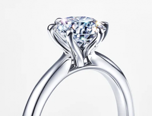 4月の誕生石はダイヤモンド