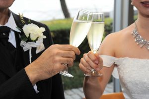 結婚式の乾杯の挨拶の基本的な構成と例文をご紹介！_5
