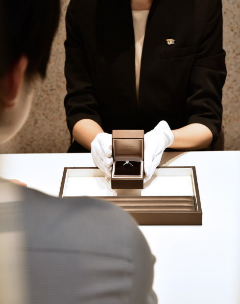 資格を持ったプロによる接客イメージ