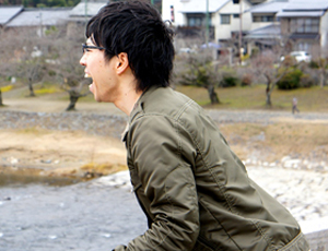 テレビの前の彼女へサプライズ!広島にてTVを使った公開プロポーズ実施!