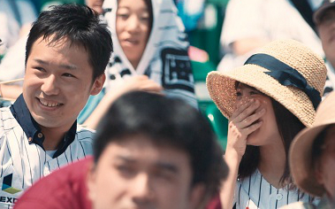 ガン闘病中の彼女へ決意の全力投球で伝えた大切な想い。2015年始球式プロポーズ。