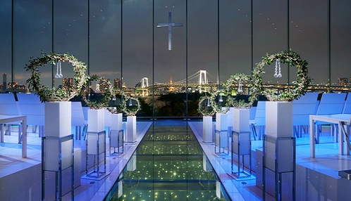 美しい夜景に囲まれた チャペルプロポーズ