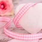 女性が考えるプロポーズの時に貰えるプレゼントの予算とその理由