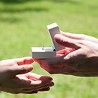 男性がプロポーズを決意するその瞬間とは？