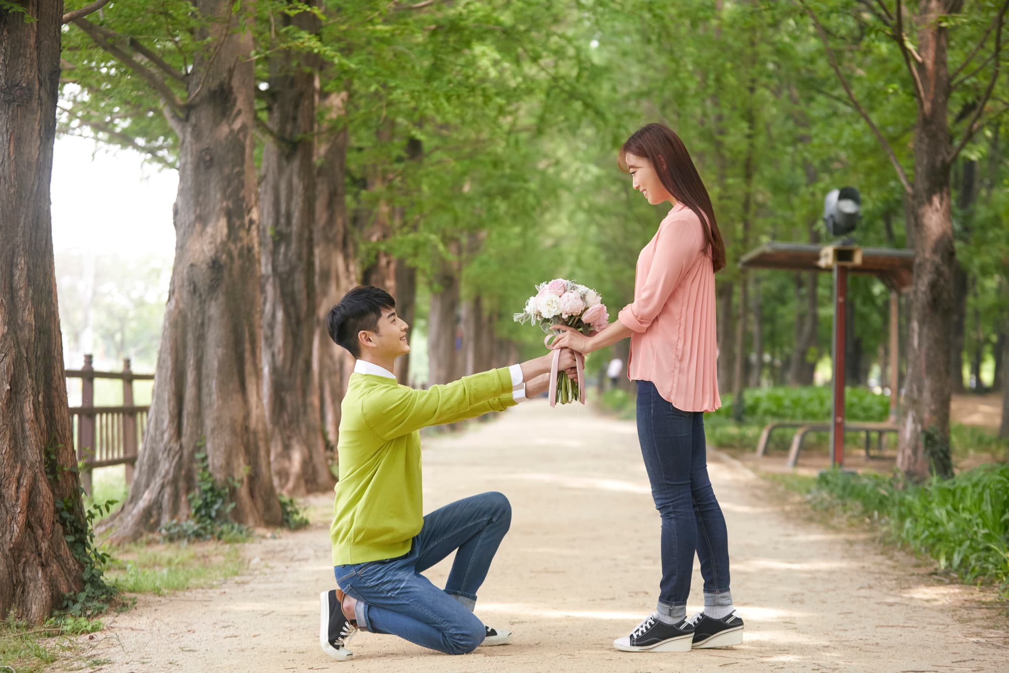 プロポーズを決意するきっかけは?パートナーが結婚を意識しているサインもご紹介