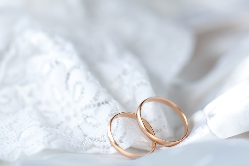 カジュアルな雰囲気でファッション性の高いゴールドリング 婚約指輪 結婚指輪のi Primo アイプリモ カップルに人気の婚約指輪 結婚指輪 はi Primo アイプリモ