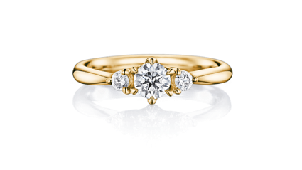 日常使いにもおすすめ ファッション性の高いイエローゴールドが婚約指輪に最適なワケ 婚約指輪 結婚指輪のi Primo アイプリモ カップルに人気の婚約 指輪 結婚指輪はi Primo アイプリモ