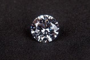 婚約指輪選びをこだわりたい方必見 ダイヤモンドの クラリティ とは カップルに人気の婚約指輪 結婚指輪はi Primo アイプリモ