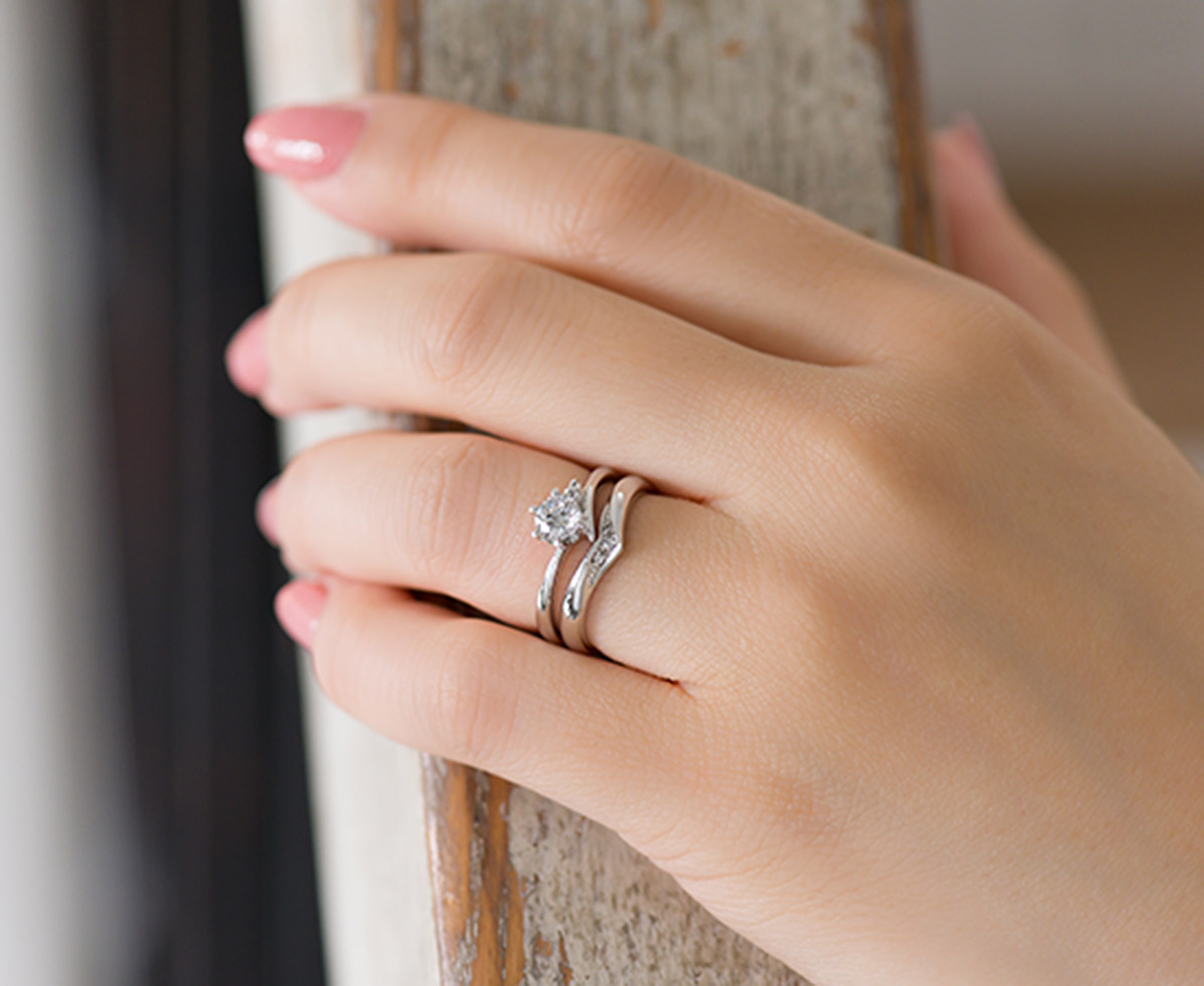 ミラ&レイア｜セットリング｜カップルに人気の婚約指輪,結婚指輪はI 