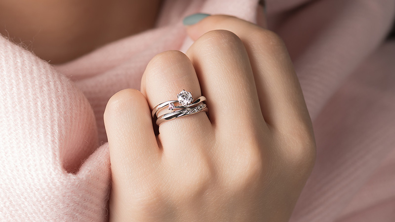 スピカ&ルキナ｜セットリング｜カップルに人気の婚約指輪,結婚指輪はI 