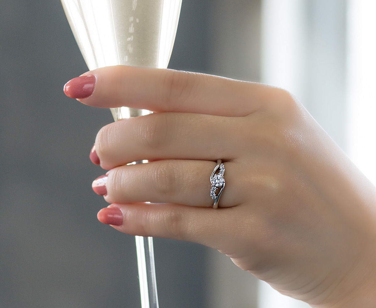 アイプリモ 新品仕上げ済 アピアス ダイヤモンド 0.06ct リング K18 