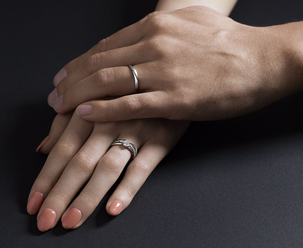 プラウ｜婚約指輪（エンゲージリング）｜カップルに人気の婚約