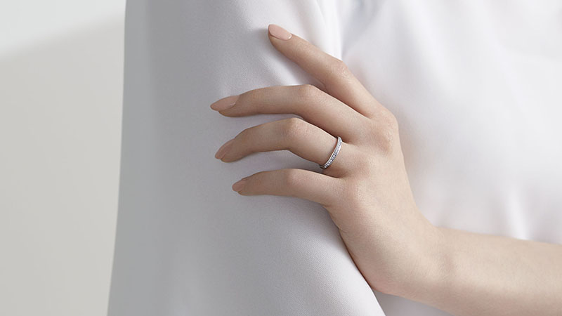 カリス｜エタニティリング｜カップルに人気の婚約指輪,結婚指輪はI