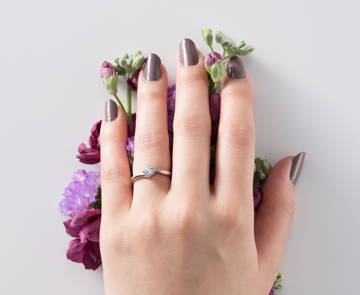 アーケル｜婚約指輪（エンゲージリング）｜カップルに人気の婚約指輪