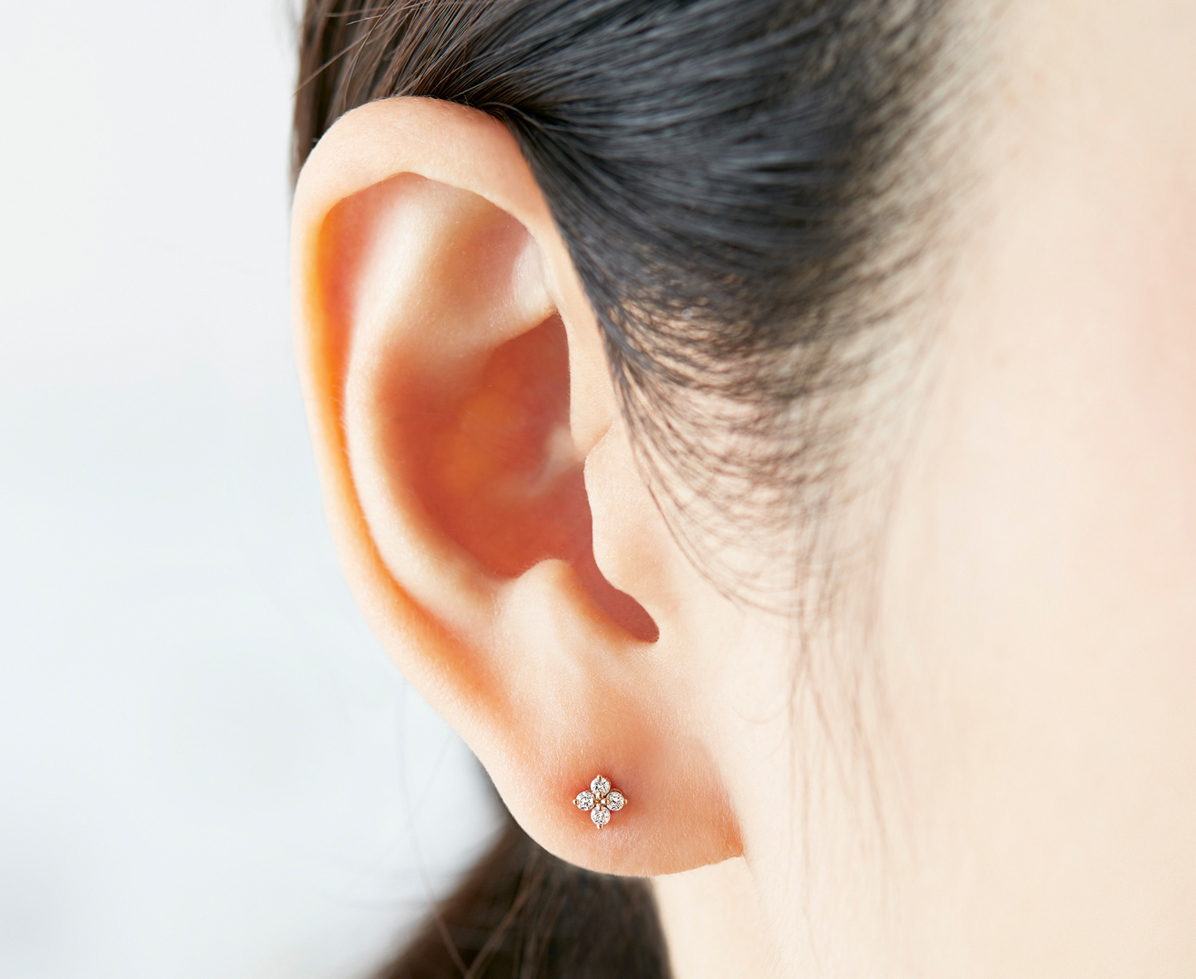 ヒマリア ピアス｜アニバーサリージュエリー｜カップルに人気の婚約  