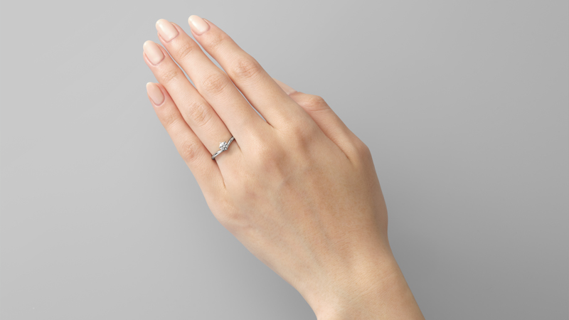ヴォラティス｜婚約指輪（エンゲージリング）｜カップルに人気の婚約 