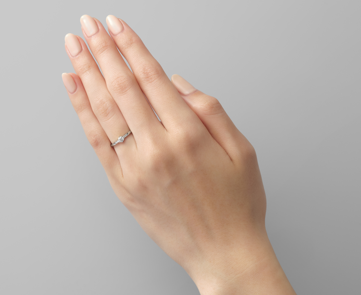 ★アイプリモ★エンゲージリング★婚約指輪★定価５分の１です スターチス｜婚約指輪（エンゲージリング）｜カップルに人気の