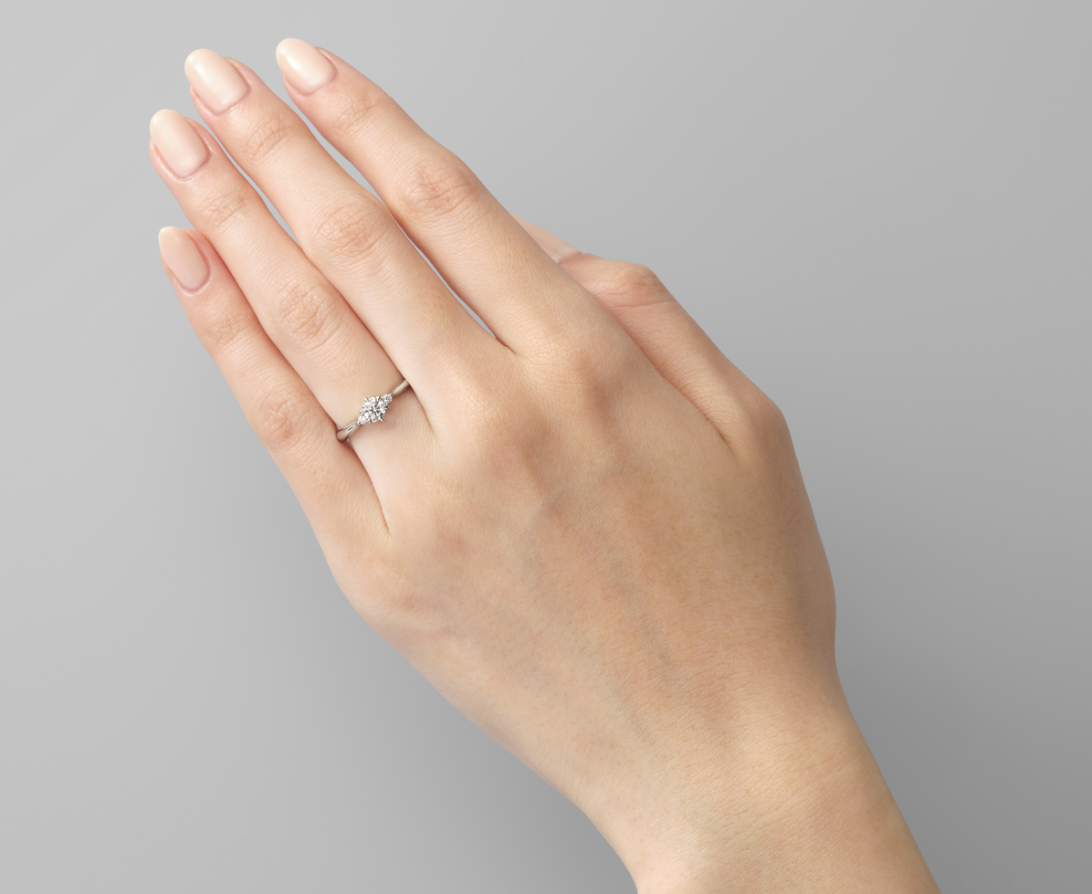 ポラリス｜婚約指輪（エンゲージリング）｜カップルに人気の婚約指輪 