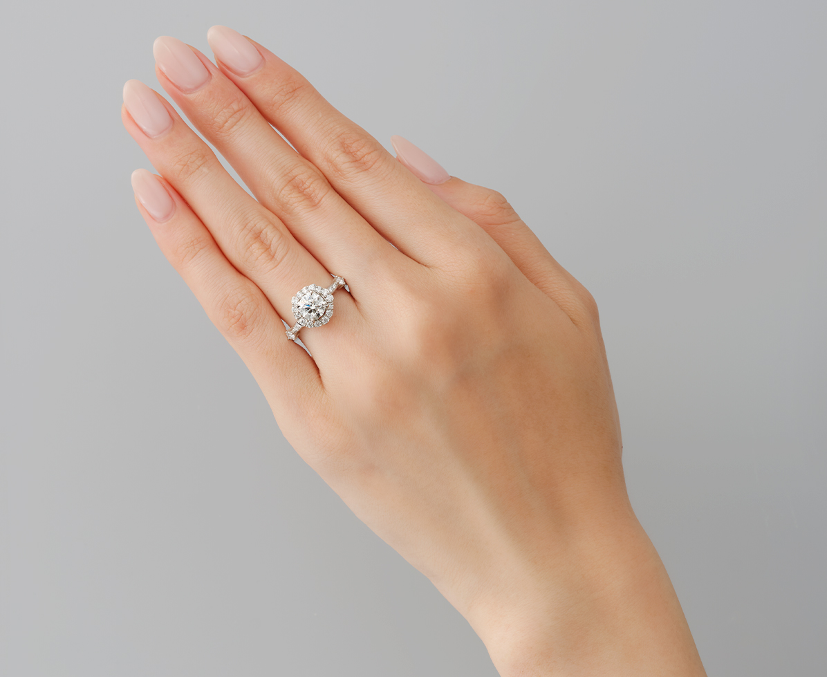 ロゼッタネビュラ【銀座本店 限定展示】｜婚約指輪（エンゲージリング