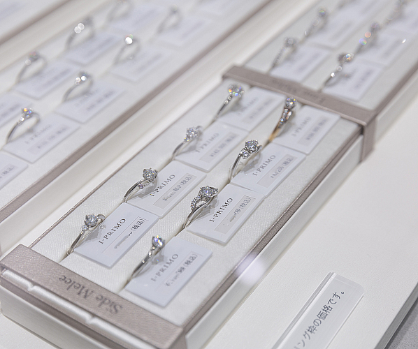 アイプリモダイヤモンドリング♡売り切り価格 アイプリモ | ダイヤモンド・宝石を売るなら口コミで話題の「おもいお」へ