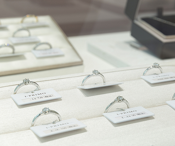 美品♡I-PRIMO♡ 指輪　アイプリモ I-PRIMO(アイプリモ) (アイプリモ)の結婚・婚約指輪の評判・人気商品を