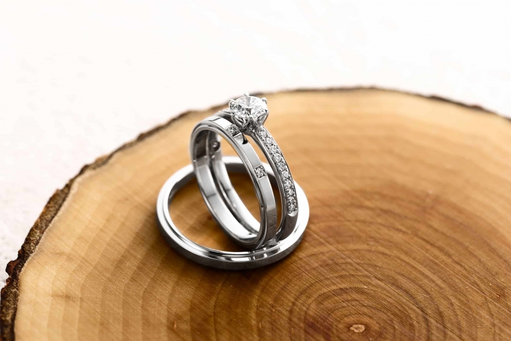 婚約指輪と結婚指輪の違いをデザインから着用シーンまで一挙解説！_2