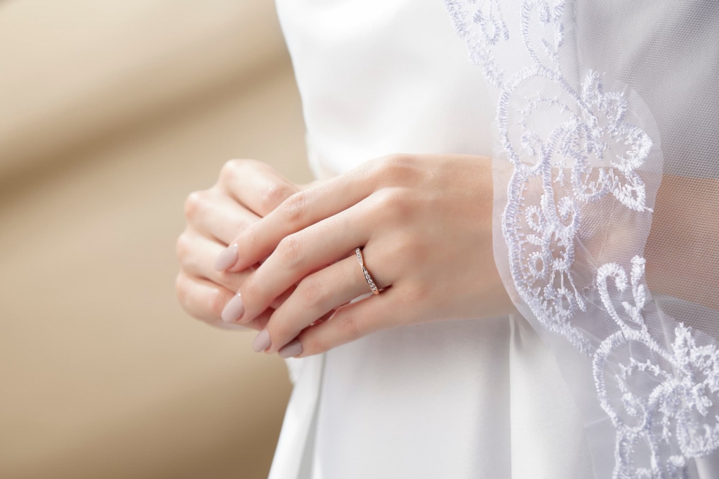 婚約指輪と結婚指輪の違いをデザインから着用シーンまで一挙解説！_4
