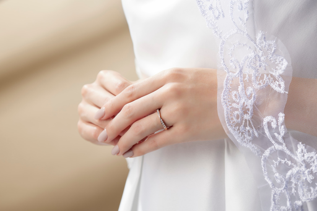 結婚式で指輪交換をする意味や一般的な流れを解説！_1