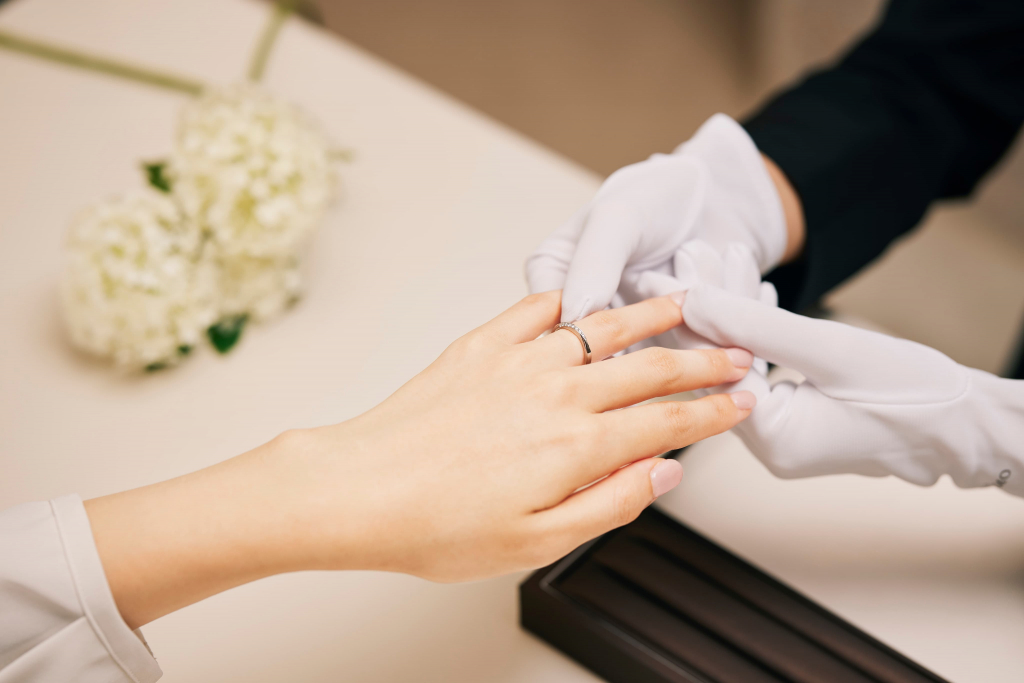 結婚指輪の色別での選び方は？プラチナやゴールド系の魅力を含めて解説